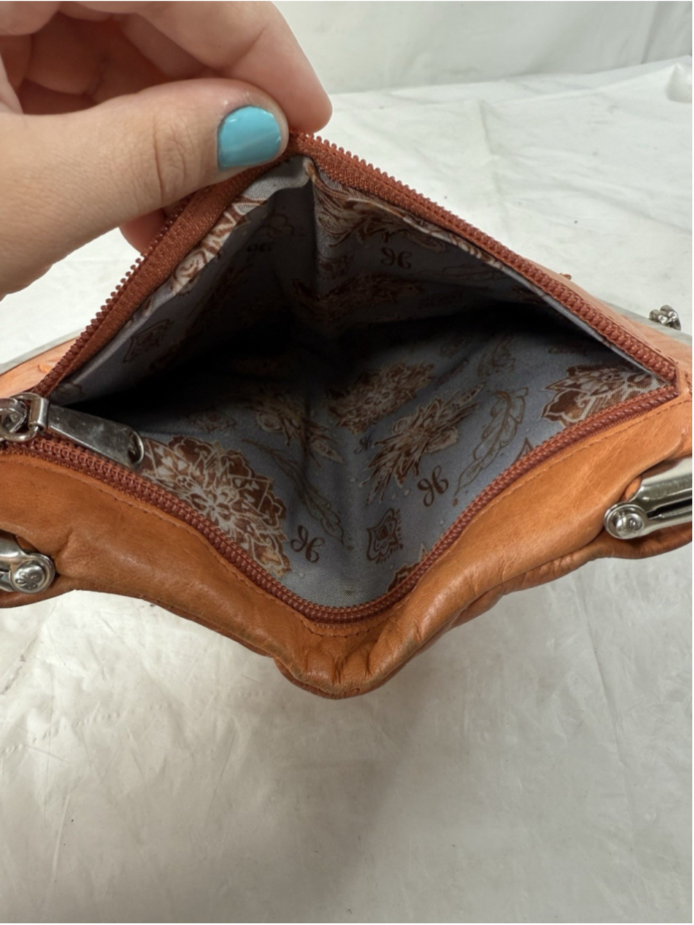 HOBO The Original Lauren Orange Clutch Wallet - Picture 6 of 15
